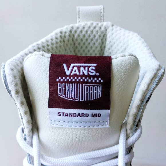 Vans HP 🎃😈// NWT Mid Snow MTE Boot in Marshmallow/Burgundy - Picture 11 of 15